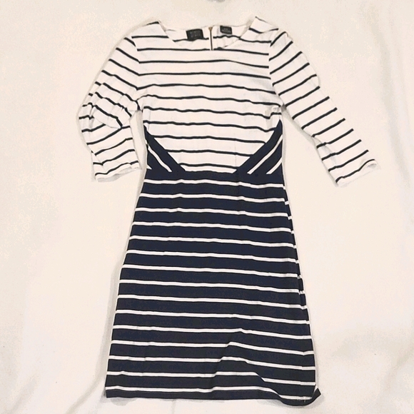 Women's dress size medium - Picture 2 of 5